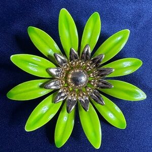 Brooch*Vintage Sara Coventry Enamel Lime Green Pin